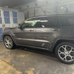 Auto World Body & Frame