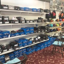 Bob Daubney's Bowling and Billiards - Bowling shoes, bags and more.