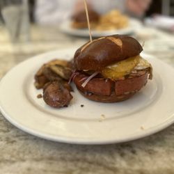 Valters at the Maennerchor - Bologna Berlin Breakfast sandwich