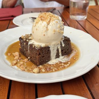 Trivoli Tavern - Sticky Date Cake - American Near Me - Chicago, Illinois Trivoli Tavern - Sticky Date Cake - American Near Me - Chicago, Illinois