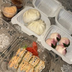 Pork Bao, peach bun and spicy crab roll