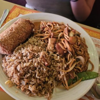 Hong Luck Restaurant - Chinese Near Me - Levittown, Pennsylvania
