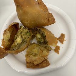 New York Gyro & Indian Kitchen - Veggie Samosa - good and spicy!