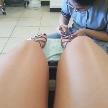 Hollywood Nails & Spa - Such a good leg massage! - Nail Salons Near Me - Omaha, Nebraska Hollywood Nails & Spa - Such a good leg massage! - Nail Salons Near Me - Omaha, Nebraska