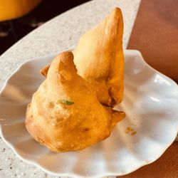 Lazeez - Samosa 2 Pieces