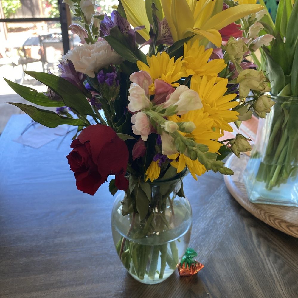 Everything's Blooming - Florists Near Me Everything's Blooming - Florists Near Me