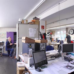 Office-und Kopiermanagement 2000 KG - Unsere 11 Servicemitarbeiter kümmern sich grn um Ihre Drucker, Kopierer, Scanner, Schreibmaschinen, Beamer, ...
