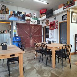 Smokehouse 93 - Inside seating area