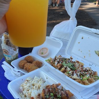 Da Local Boy - Seafood hush puppies, poke nachos, hurricane shrimp tempura - Hawaiian Near Me - Highwood, Illinois