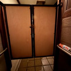 Uno Tre Otto - Men's Bathroom stall doors were a bit sus lol wish they were a little bigger for privacy.