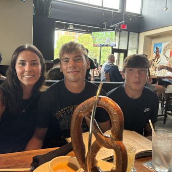 Yard House - pretzel - Vegetarian Near Me - Gaithersburg, Maryland