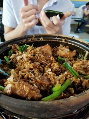 Lian He Ben Ji Claypot Rice by null