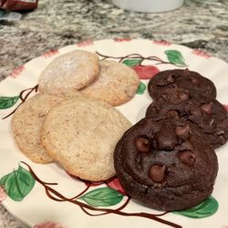 Cookies & Crumbs