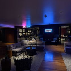 Kimpton Shorebreak Huntington Beach Resort - Restaurant and lobby