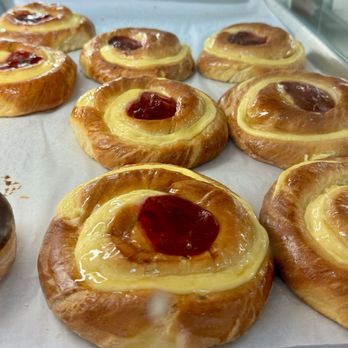 La Esperanza Bakery - Bakeries Near Me - Des Plaines, Illinois