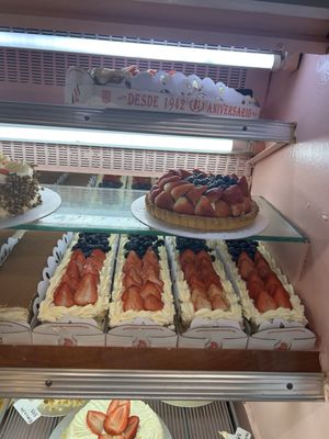 PASTELERIA SUIZA by null