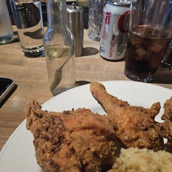 The Q Restaurant & Bar - Chicken dinner - Barbeque Near Me - Napa, California The Q Restaurant & Bar - Chicken dinner - Barbeque Near Me - Napa, California