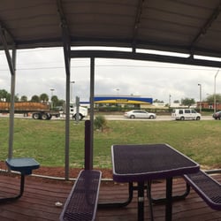 Topper's Creamery - Eating area