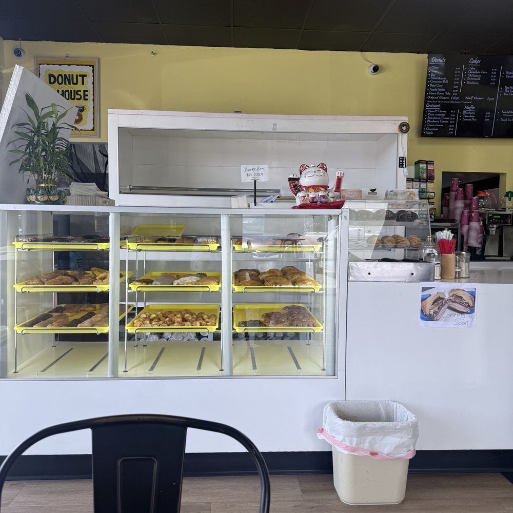 Donut House - Donuts Near Me - Los Alamitos, California