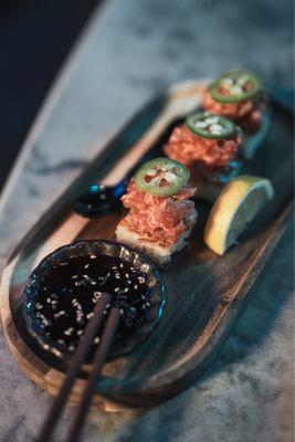 HandoSake Sushi by null