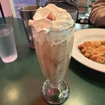 Mel's Drive-In - Diners Near Me - San Francisco, California