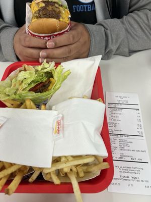 In-N-Out Burger by null