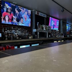 Old School Pizza & Wings - Rocky River - Bar
