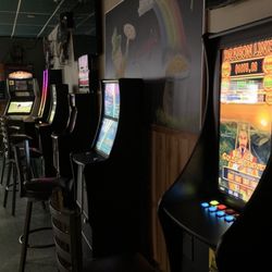 Bar area - darts & more electronic games.