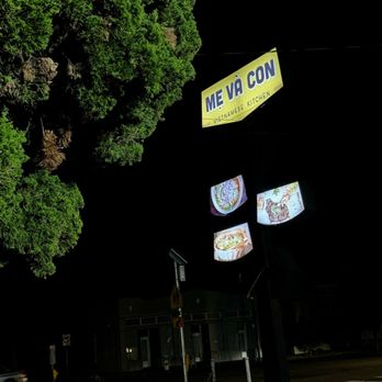 Me Va Con Vietnamese Kitchen - Outside sign - Vietnamese Near Me - Oakland, California Me Va Con Vietnamese Kitchen - Outside sign - Vietnamese Near Me - Oakland, California