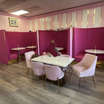 Sweet Escape - Inside decor - Ice Cream & Frozen Yogurt Near Me - Orange, California