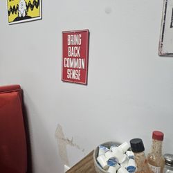 Fox’s Diner - Fun sign near our booth!