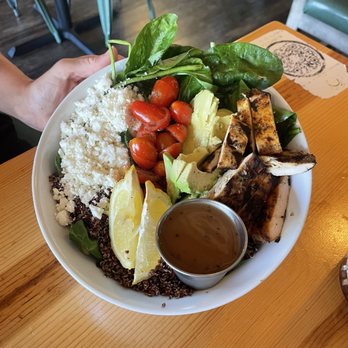 Farm Table - Quinoa chicken bowl - Breakfast & Brunch Near Me - Van Nuys, California Farm Table - Quinoa chicken bowl - Breakfast & Brunch Near Me - Van Nuys, California