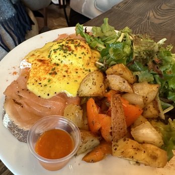 Foreigner - Salmon Eggs Benedict - Breakfast & Brunch Near Me - San Mateo, California