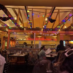 El Gato Negro - Lakeview - Indoor dining