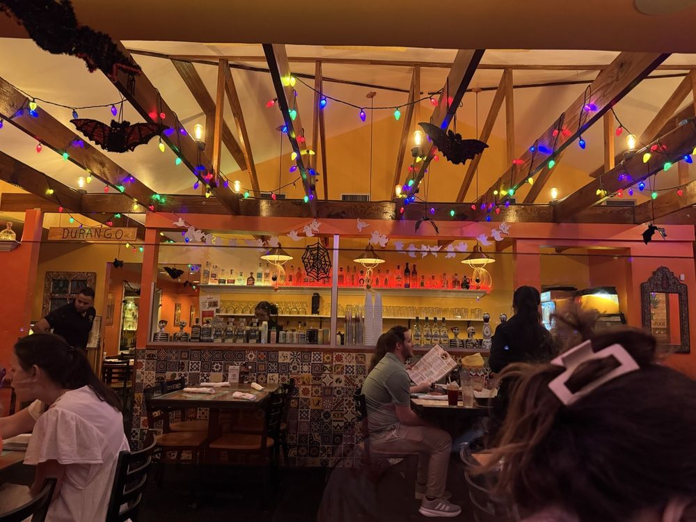 El Gato Negro - Lakeview