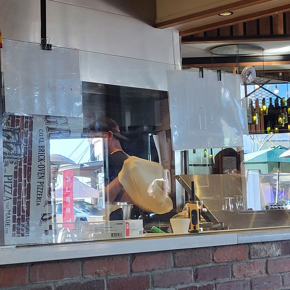 Hand tossed crusts Hand tossed crusts