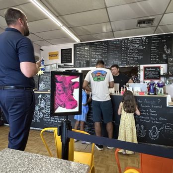 Submarine King - Dining room - Sandwiches Near Me - Burbank, California