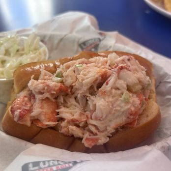LUNCH Lobster Roll - The star of the show - Seafood Near Me - Amagansett, New York LUNCH Lobster Roll - The star of the show - Seafood Near Me - Amagansett, New York