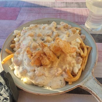 Pêcherie Manicouagan - seafood poutine! - Seafood Near Me - Baie-Comeau, Quebec