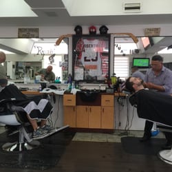 Blackbeards Barber Shop - Gettin a shave!