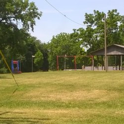 Ravine Park - Playground near the pool