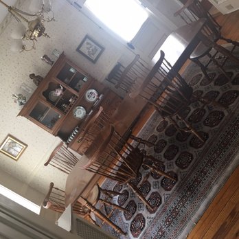 Bella Vista Bed & Breakfast - Dining room where breakfast is served. - Bed & Breakfast Near Me - Akron, Pennsylvania