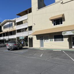 2 buildings. A separate car and dog entrance. 2 buildings. A separate car and dog entrance.