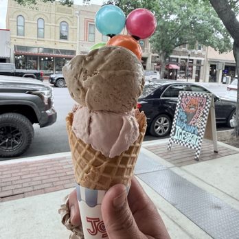 Scoop Street - Love the funky street art. - Coffee & Tea Near Me - New Braunfels, Texas Scoop Street - Love the funky street art. - Coffee & Tea Near Me - New Braunfels, Texas