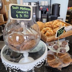 Lions Bay General Store & Café - Cafe side