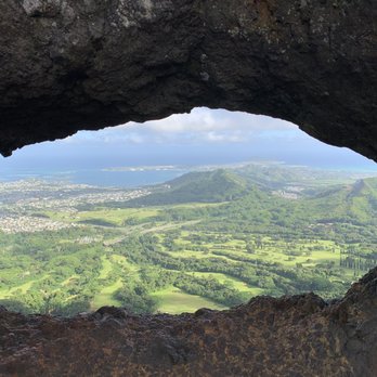 Pali Puka - Just a breathtaking view from the top - Hiking Near Me - Nu'uanu Pali, Hawaii Pali Puka - Just a breathtaking view from the top - Hiking Near Me - Nu'uanu Pali, Hawaii