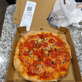 Amicis Italian Kitchen - Italian Near Me - Canton, Georgia