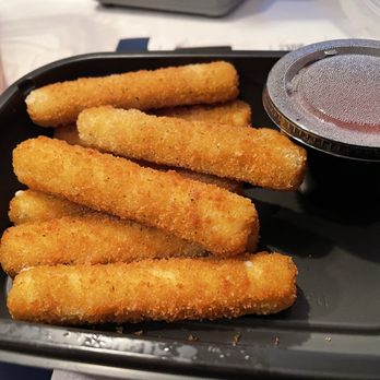 Applebee's Grill + Bar - Perfectly fried Mozzarella Sticks with very tasty marinara. - American Near Me - Silverdale, Washington Applebee's Grill + Bar - Perfectly fried Mozzarella Sticks with very tasty marinara. - American Near Me - Silverdale, Washington