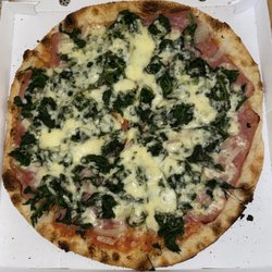 Pizzeria Bellini - Pizza with spinach, ham and onions