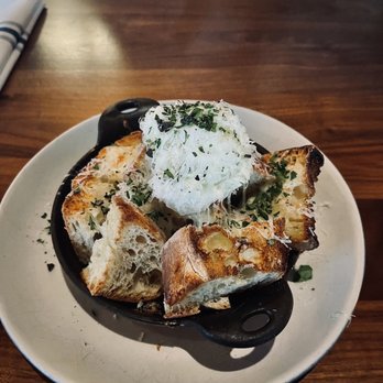 North Italia - White Truffle Garlic Bread - Italian Near Me - Franklin, Tennessee North Italia - White Truffle Garlic Bread - Italian Near Me - Franklin, Tennessee